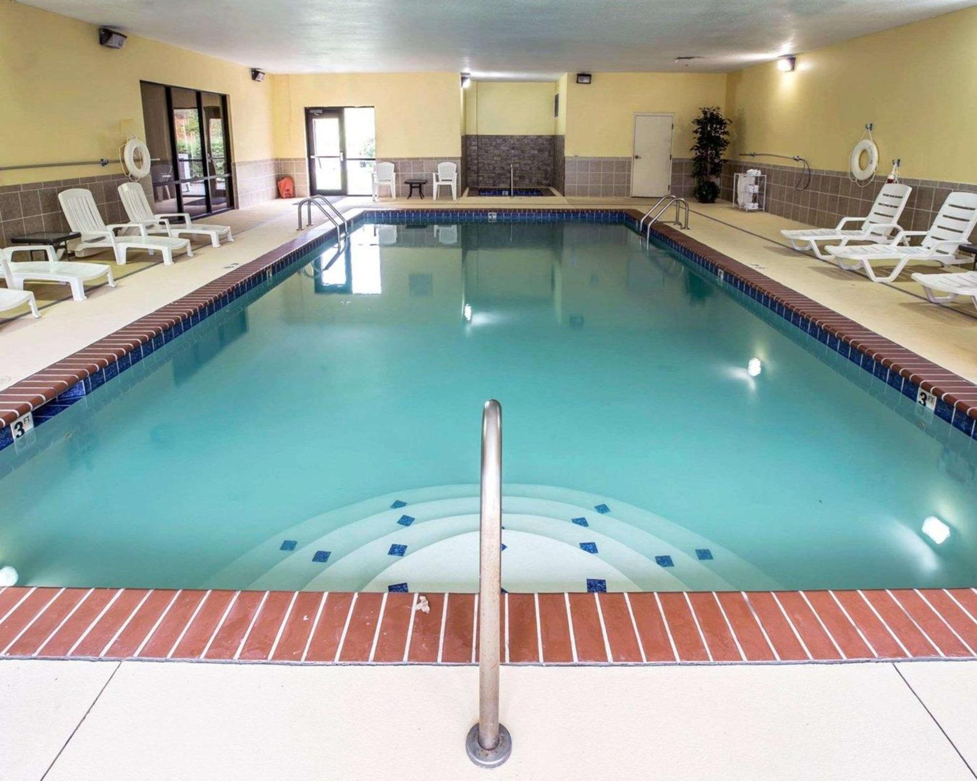 فندق كومفرت إن آند سويتس Rogersville المظهر الخارجي الصورة
